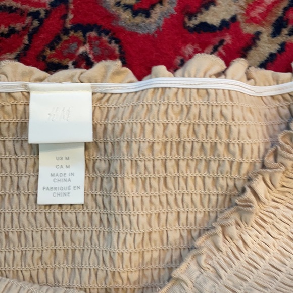 H&M - Scrunchy, Strapless Crop Top - Picture 2 of 4